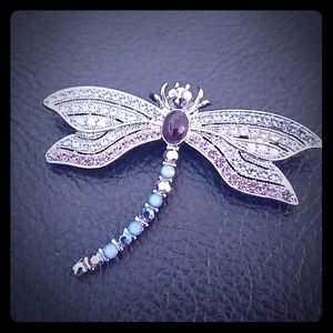 Dragonfly pin